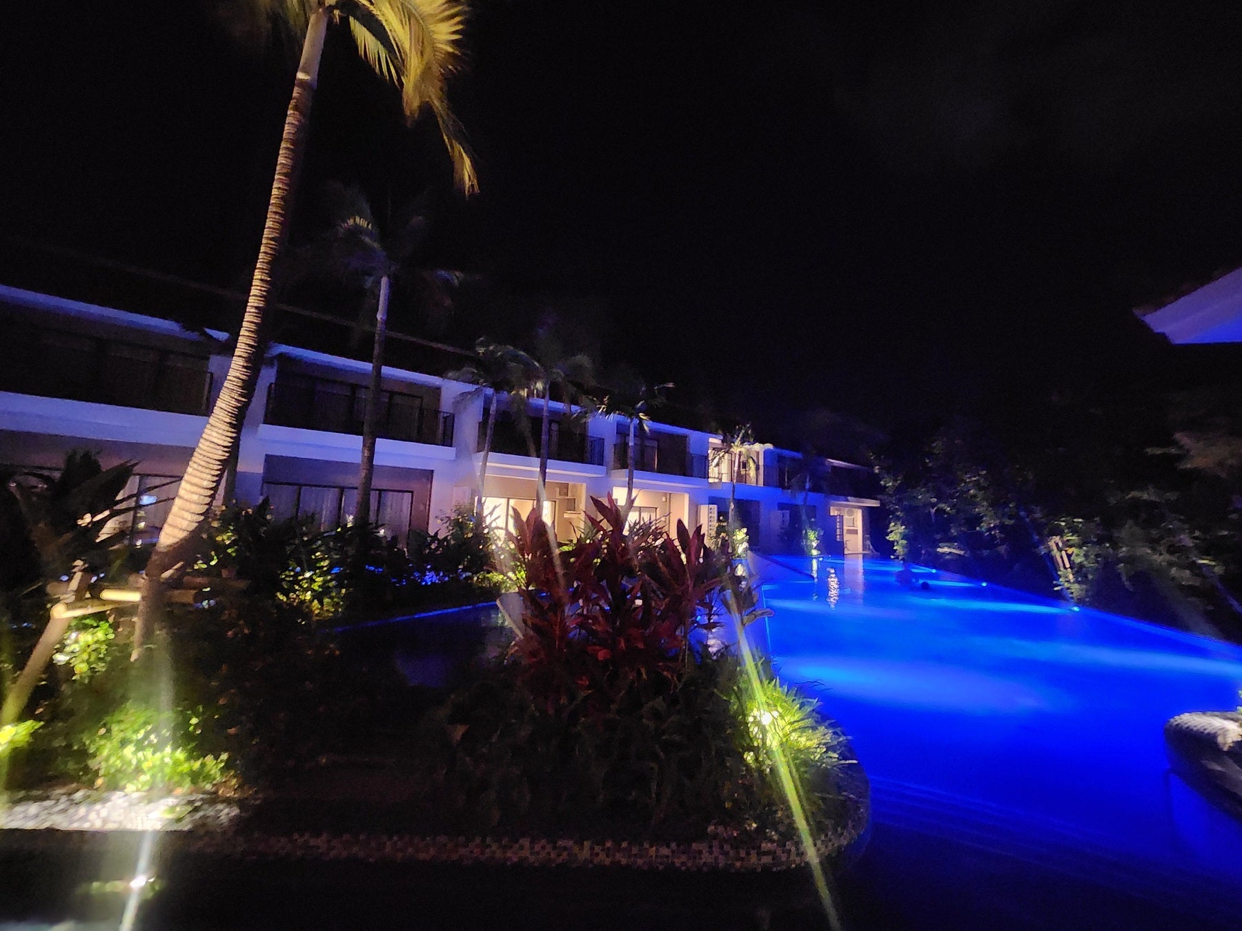 ガーデンプール