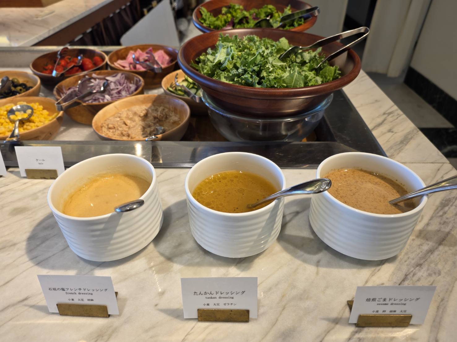 サラダビュッフェ