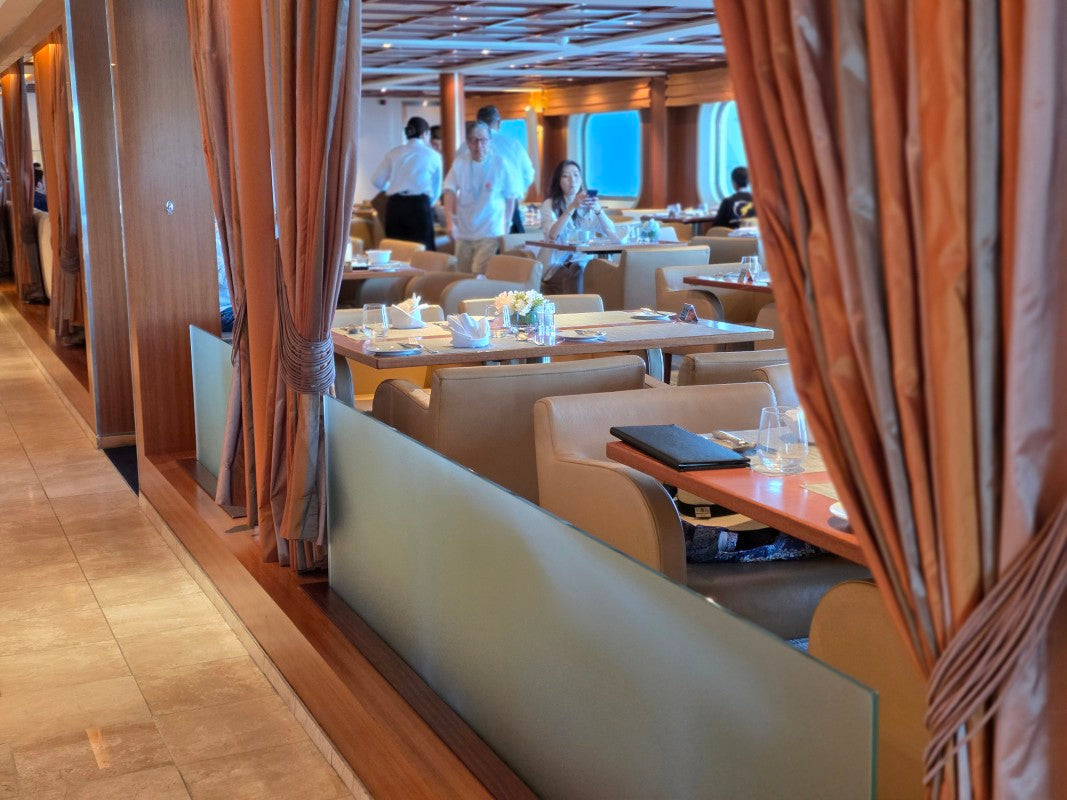 店内はクラシックな雰囲気