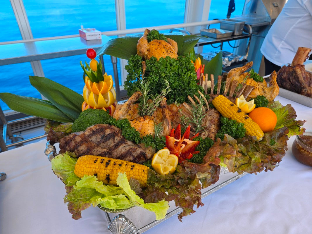 鮮やかな盛り付け