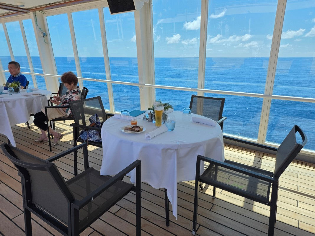 海を目の前に楽しむお食事