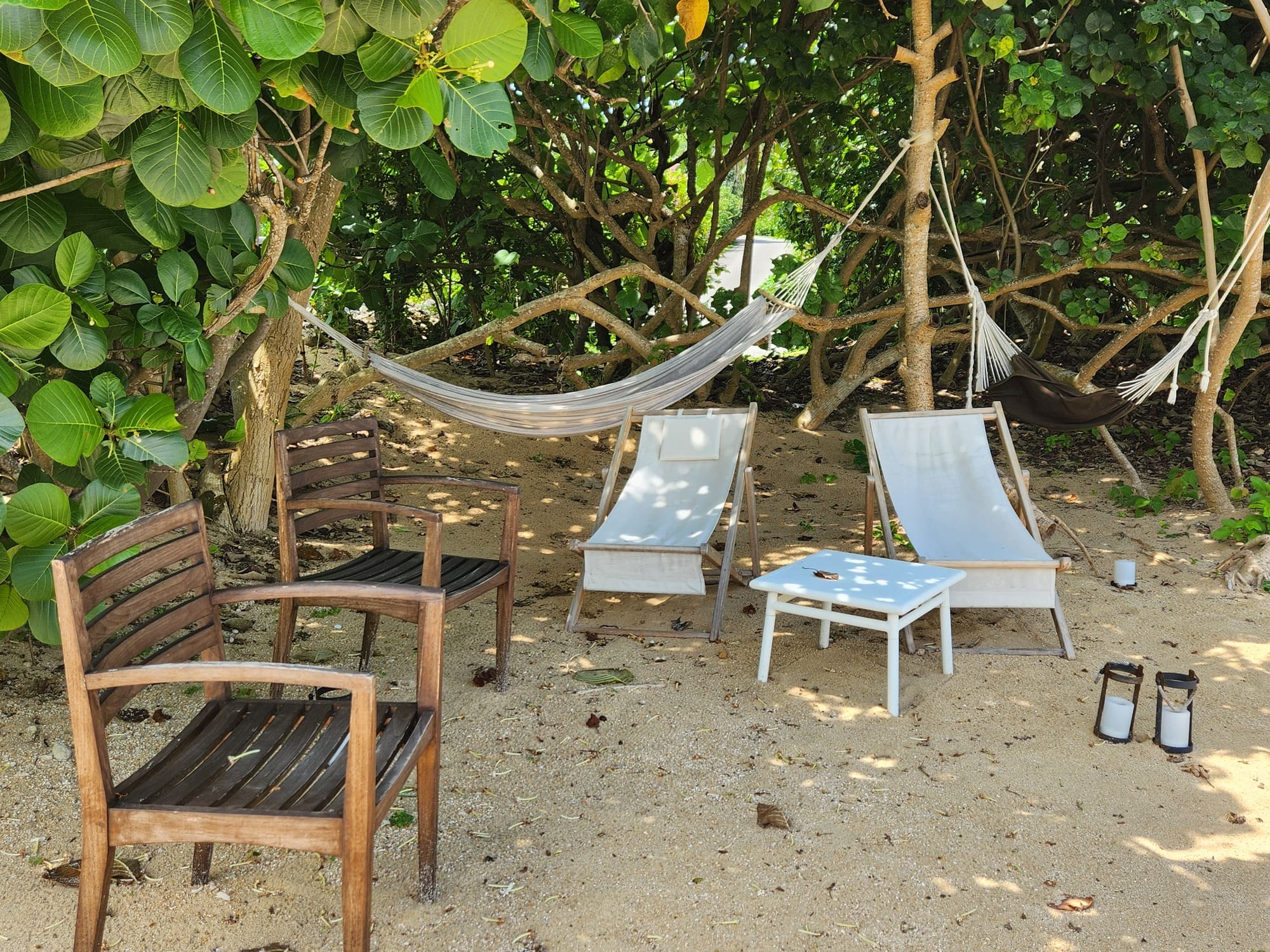 ビーチベッドとハンモック
