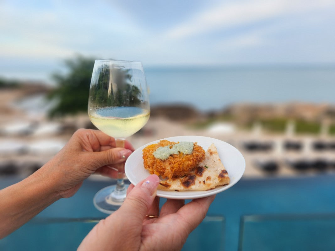 カクテルと軽食