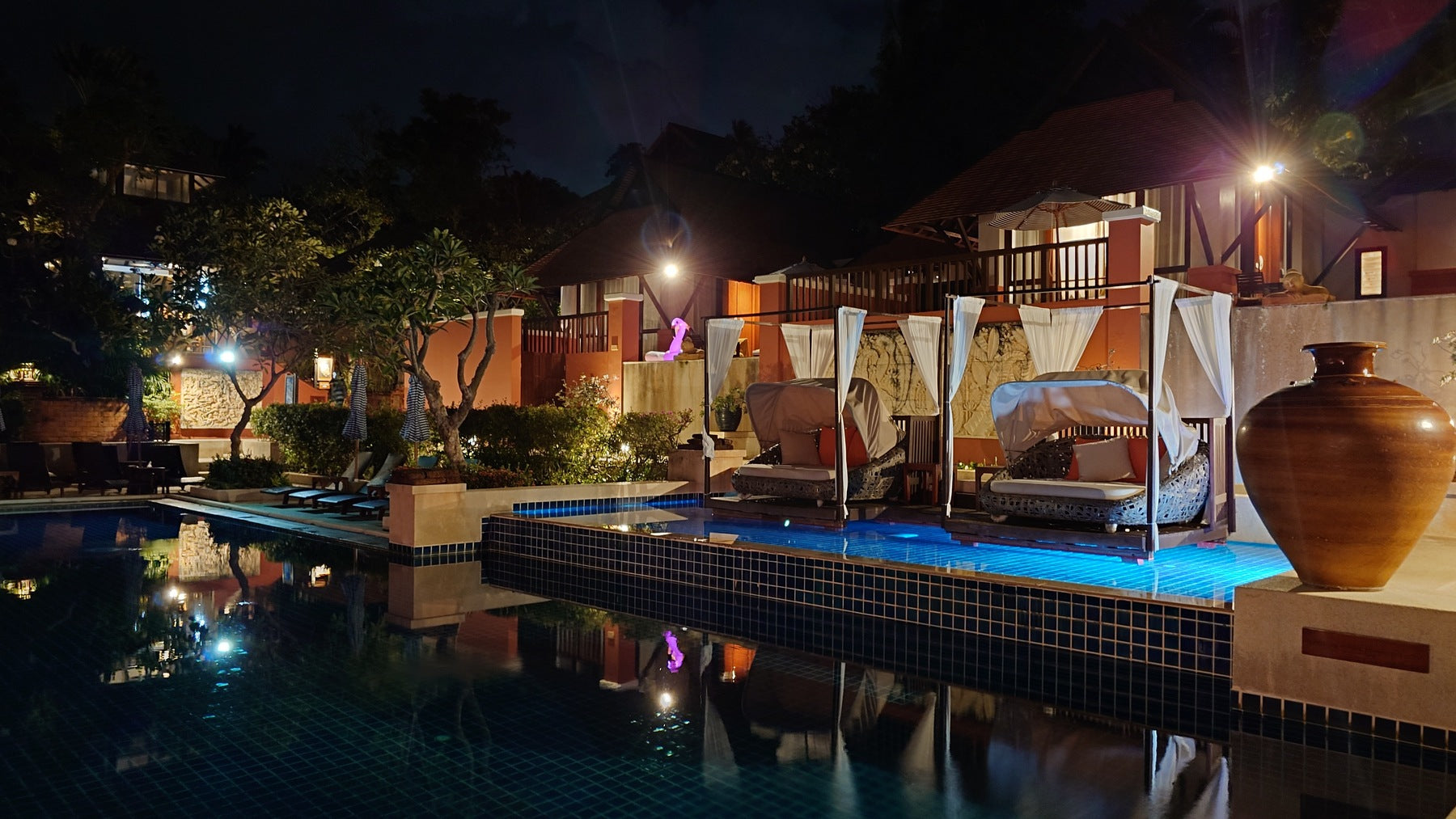 夜は素敵な雰囲気に