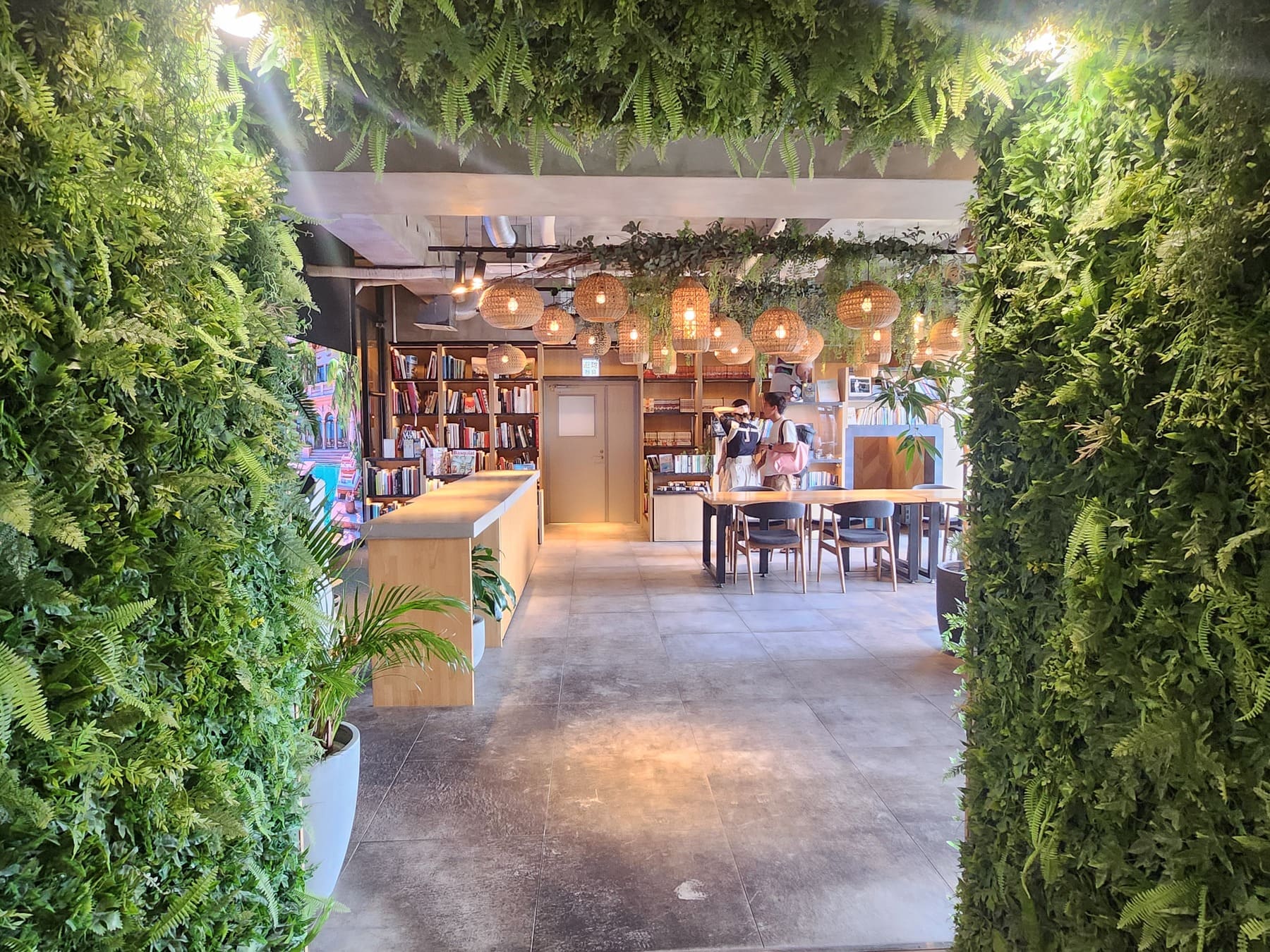 ブックラウンジ