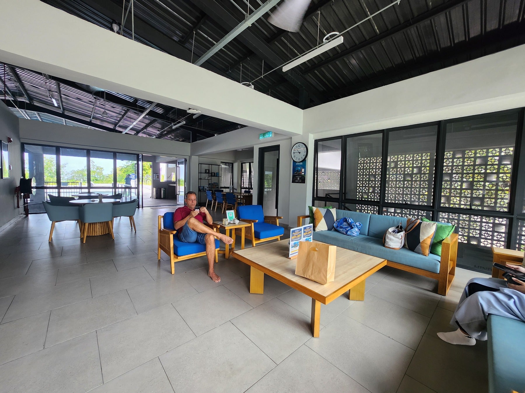 ラウンジエリア