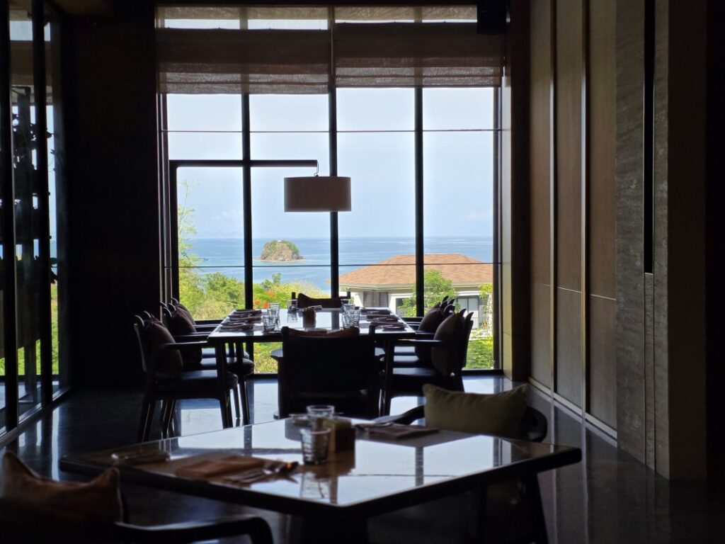 ロレス店内の雰囲気