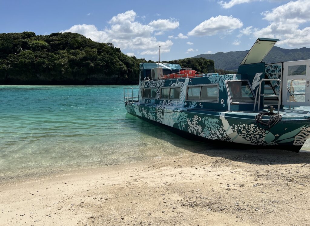 BLUE CORALのボート