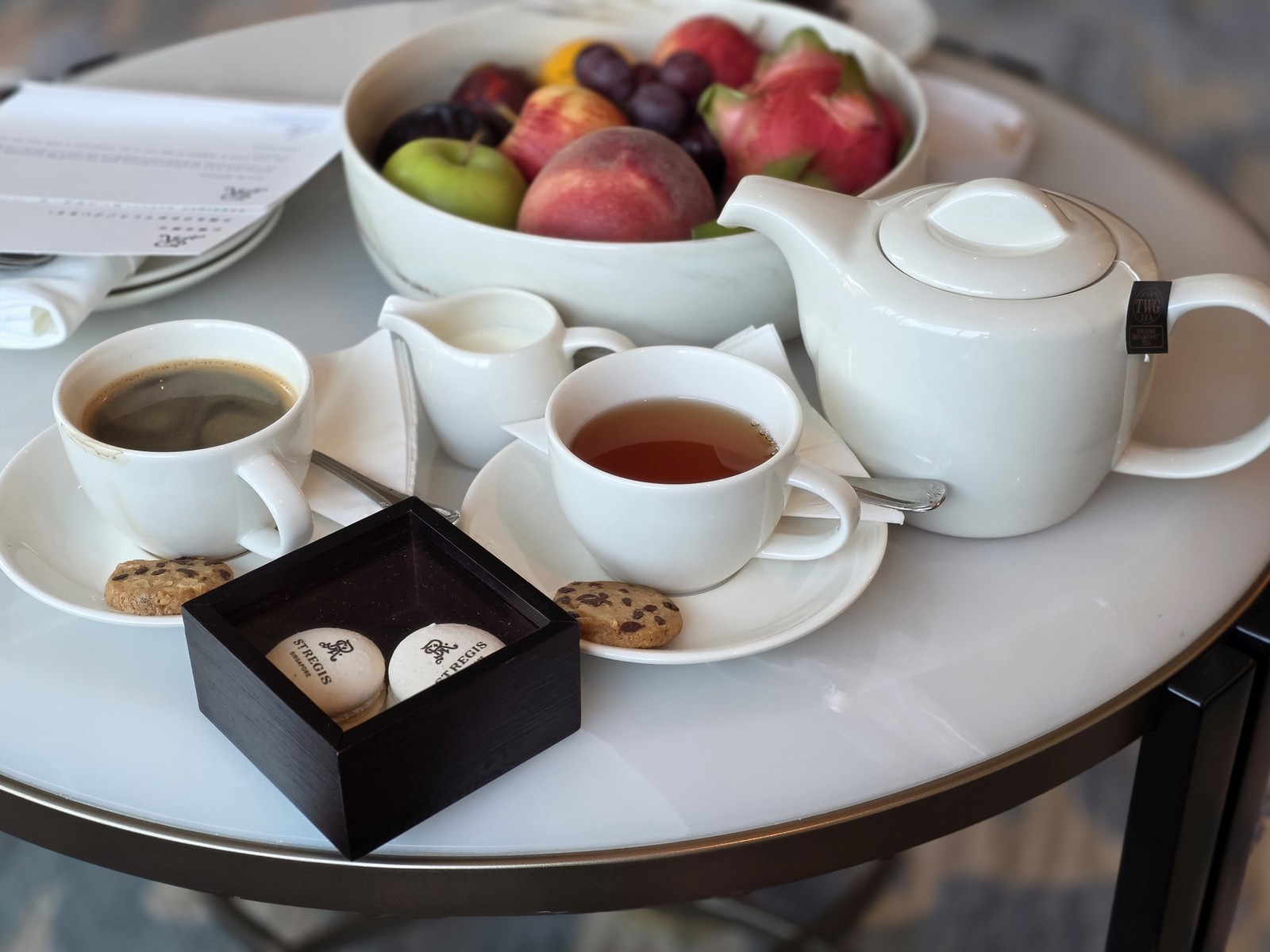 お部屋でいただいたコーヒーと紅茶。