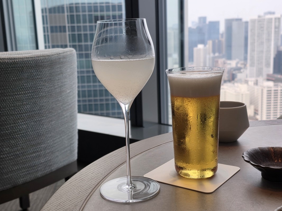 窓辺でいただいたランチのドリンク