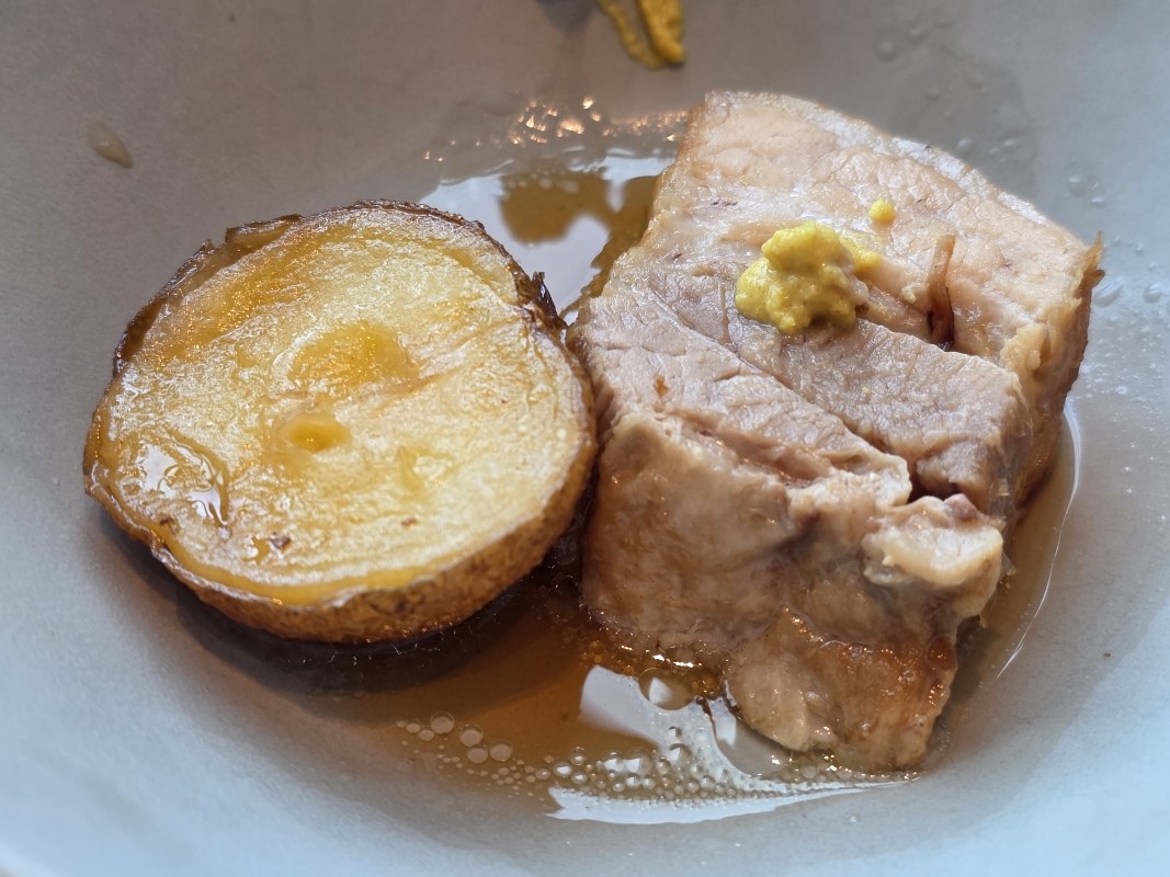料理長におすすめいただいた豚の角煮
