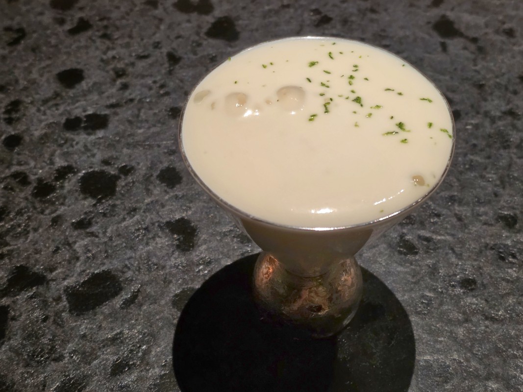 松茸の茶碗蒸し。あん肝とは別に供された一品。